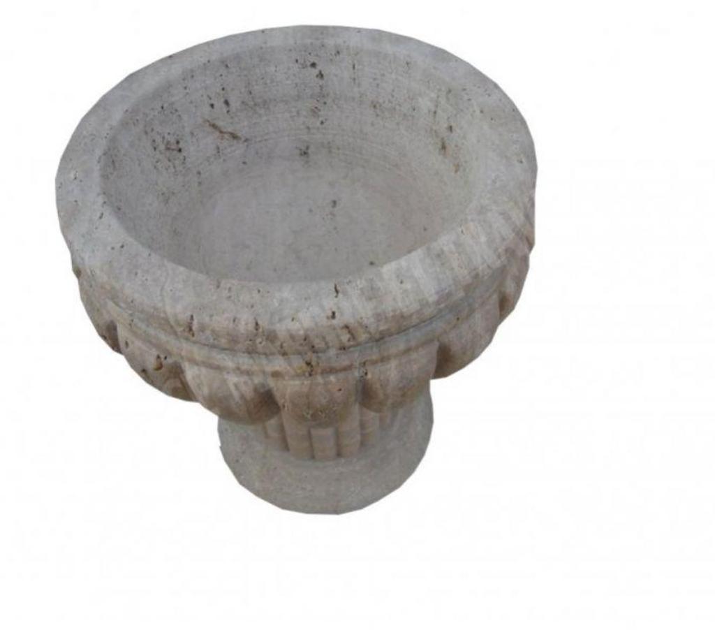 Décoration - art Var Forcalqueiret - 83136 - Photos Vivastreet Travertin Classique Beige pot à fleurs 40 x 40 cm