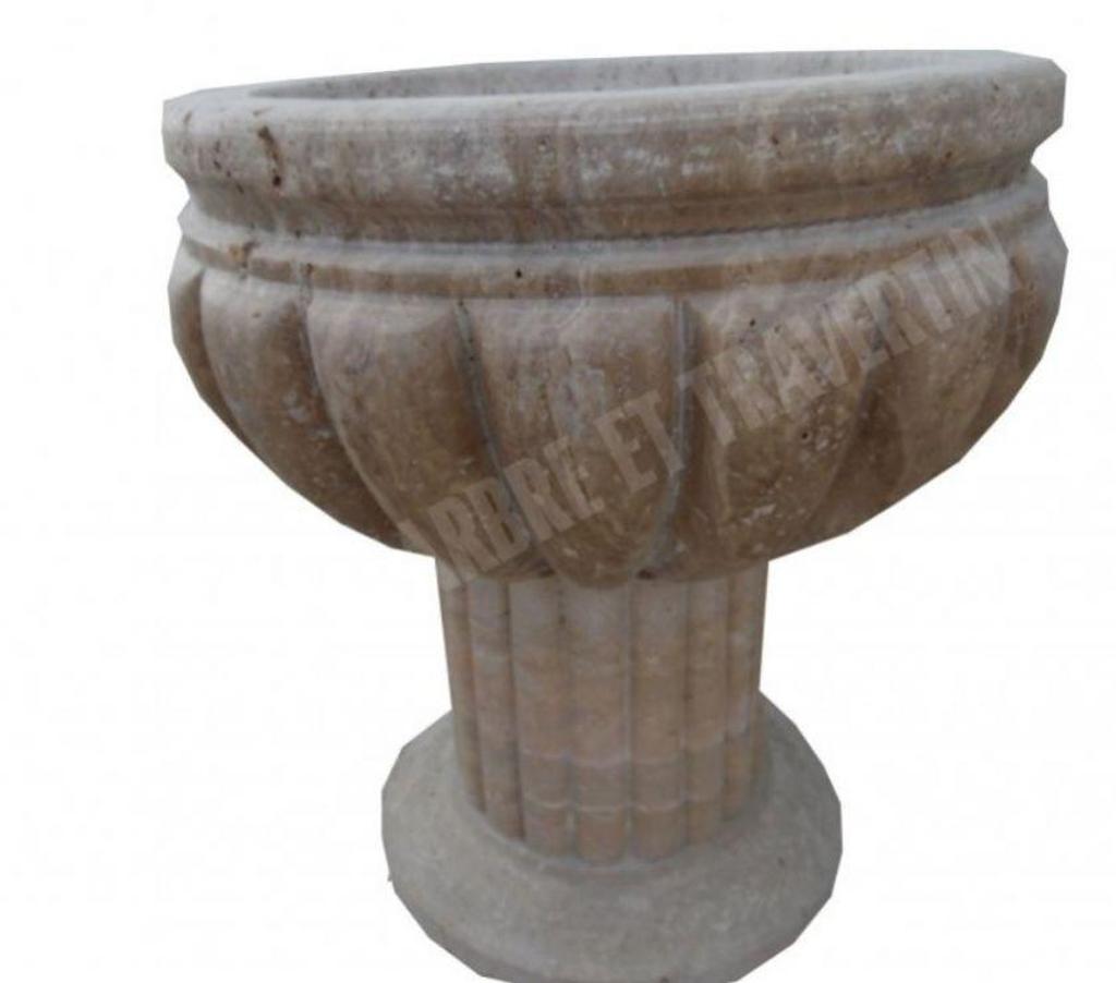 Décoration - art Var Forcalqueiret - 83136 - Photos Vivastreet Travertin Classique Beige pot à fleurs 40 x 40 cm