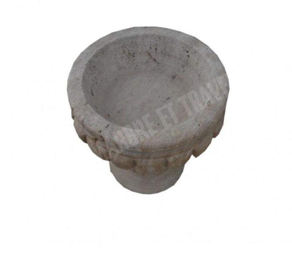 Décoration - art Var Forcalqueiret - 83136 - Photos Vivastreet Travertin Classique Beige pot à fleurs 40 x 40 cm