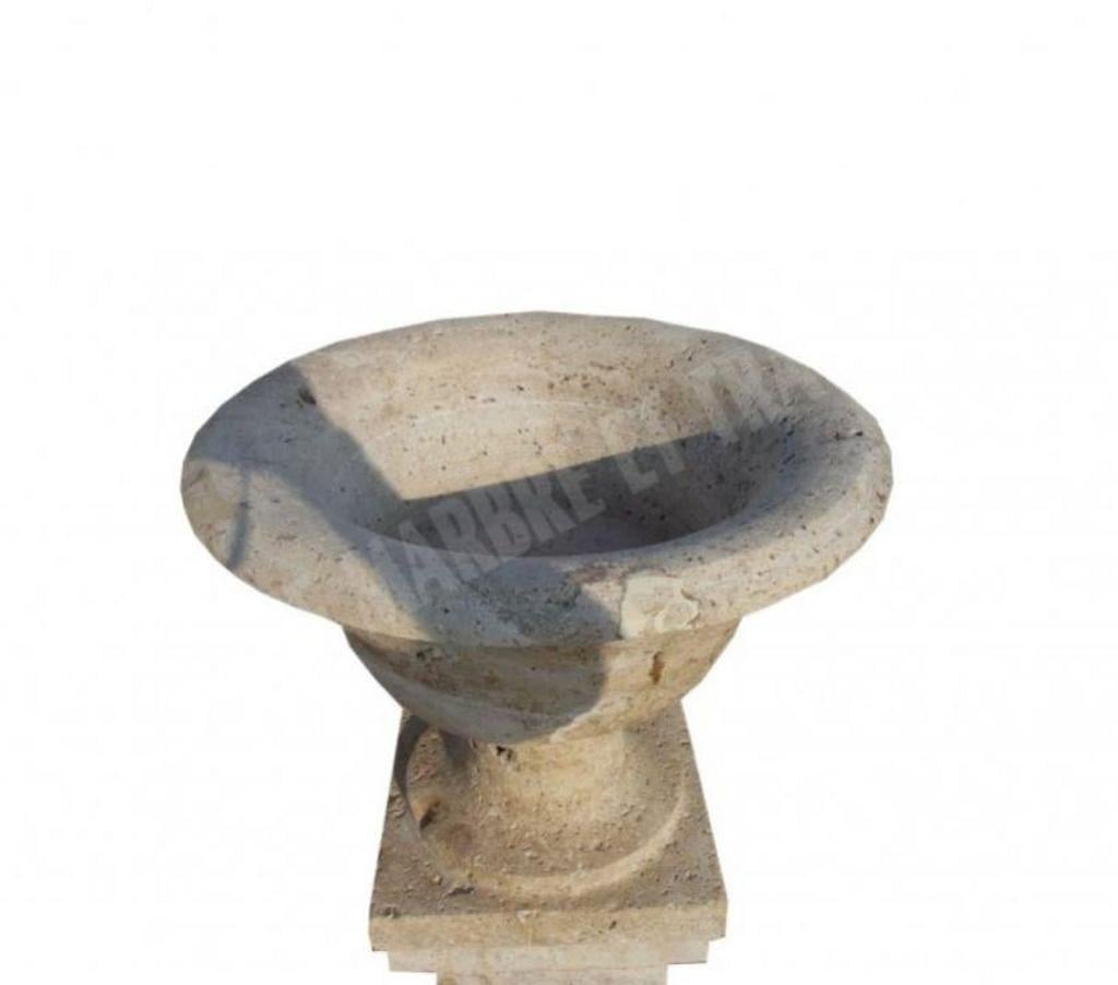  Var Forcalqueiret - 83136 - Photos Vivastreet Travertin Classique Beige pot à fleurs 40 x 40 cm