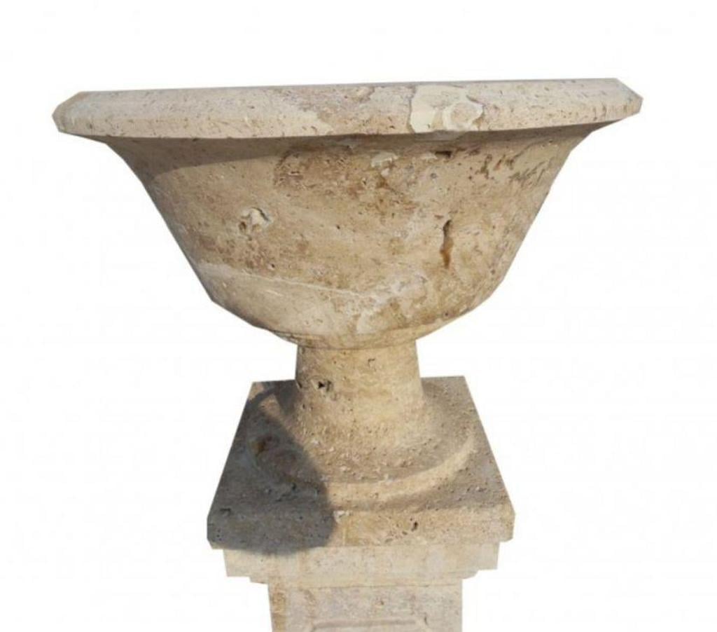  Var Forcalqueiret - 83136 - Photos Vivastreet Travertin Classique Beige pot à fleurs 40 x 40 cm