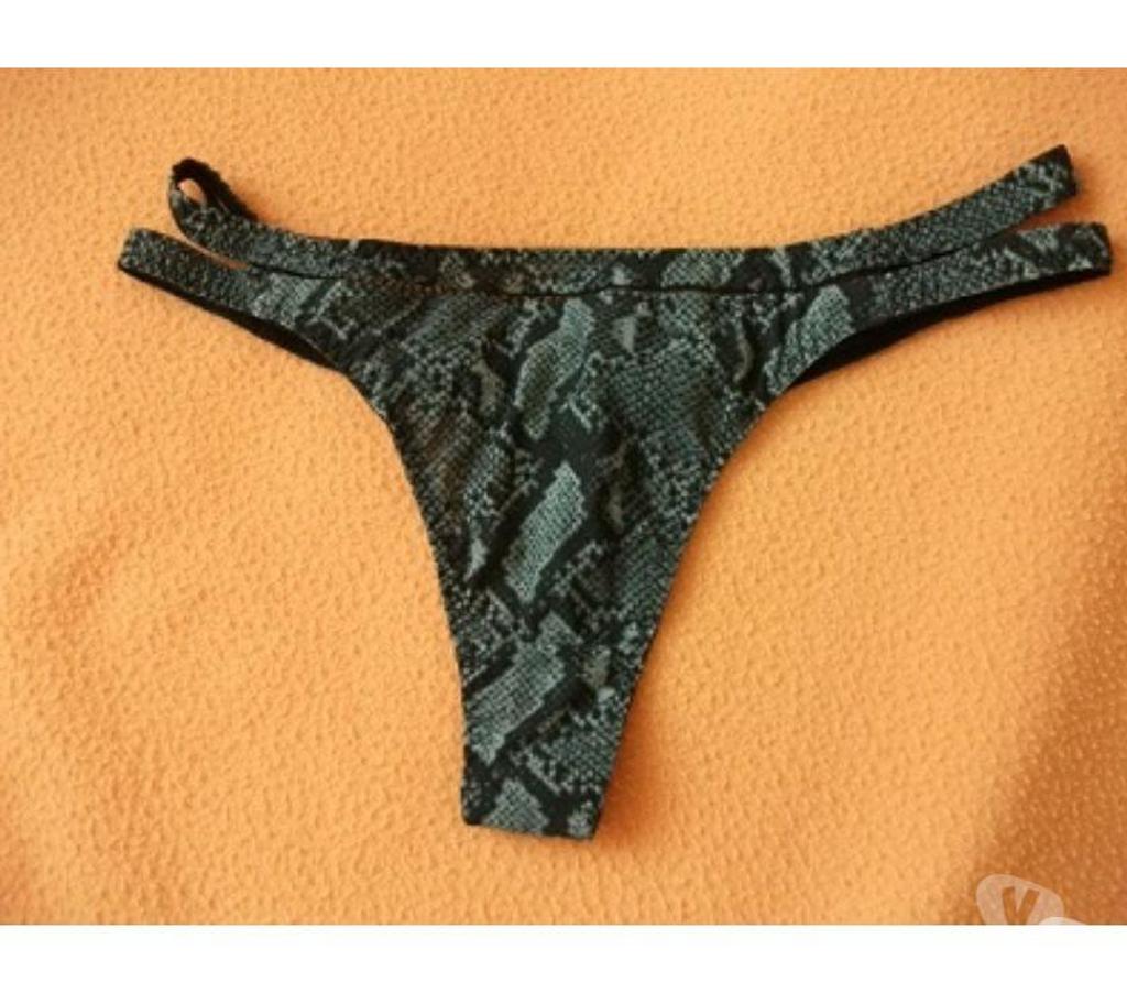 Vêtements occasion Haut-Rhin Neuf Brisach - 68600 - Photos Vivastreet string taille 42 Allande