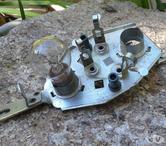 Platine socle feu arrière gauche Renault 4, R4 berline