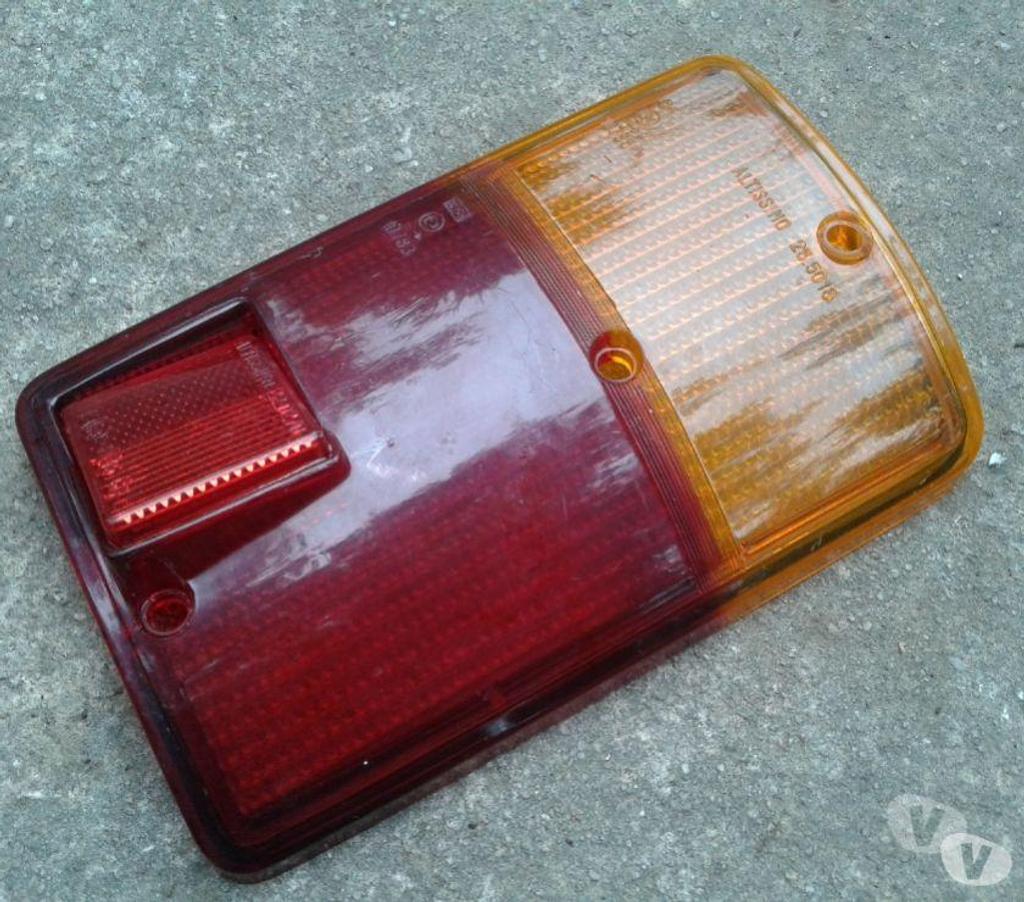 Pièces et services auto Var Cuers - 83390 - Photos Vivastreet Cabochon droit feu Fiat 126