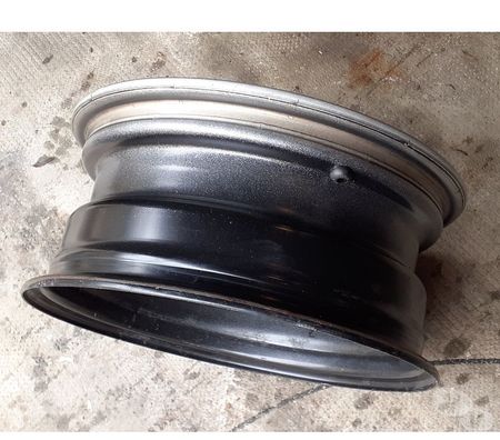 Pièces et services auto Var Pierrefeu du Var - 83390 - Photos Vivastreet jante tôle Volkswagen Golf III 6J x 14 pouces