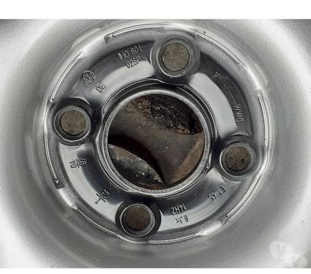 Pièces et services auto Var Pierrefeu du Var - 83390 - Photos Vivastreet jante tôle Volkswagen Golf III 6J x 14 pouces