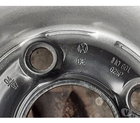 Pièces et services auto Var Pierrefeu du Var - 83390 - Photos Vivastreet jante tôle Volkswagen Golf III 6J x 14 pouces