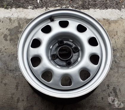 Pièces moteur et accessoires auto Pierrefeu du Var Var - Photos Vivastreet jante tôle Volkswagen Golf III 6J x 14 pouces