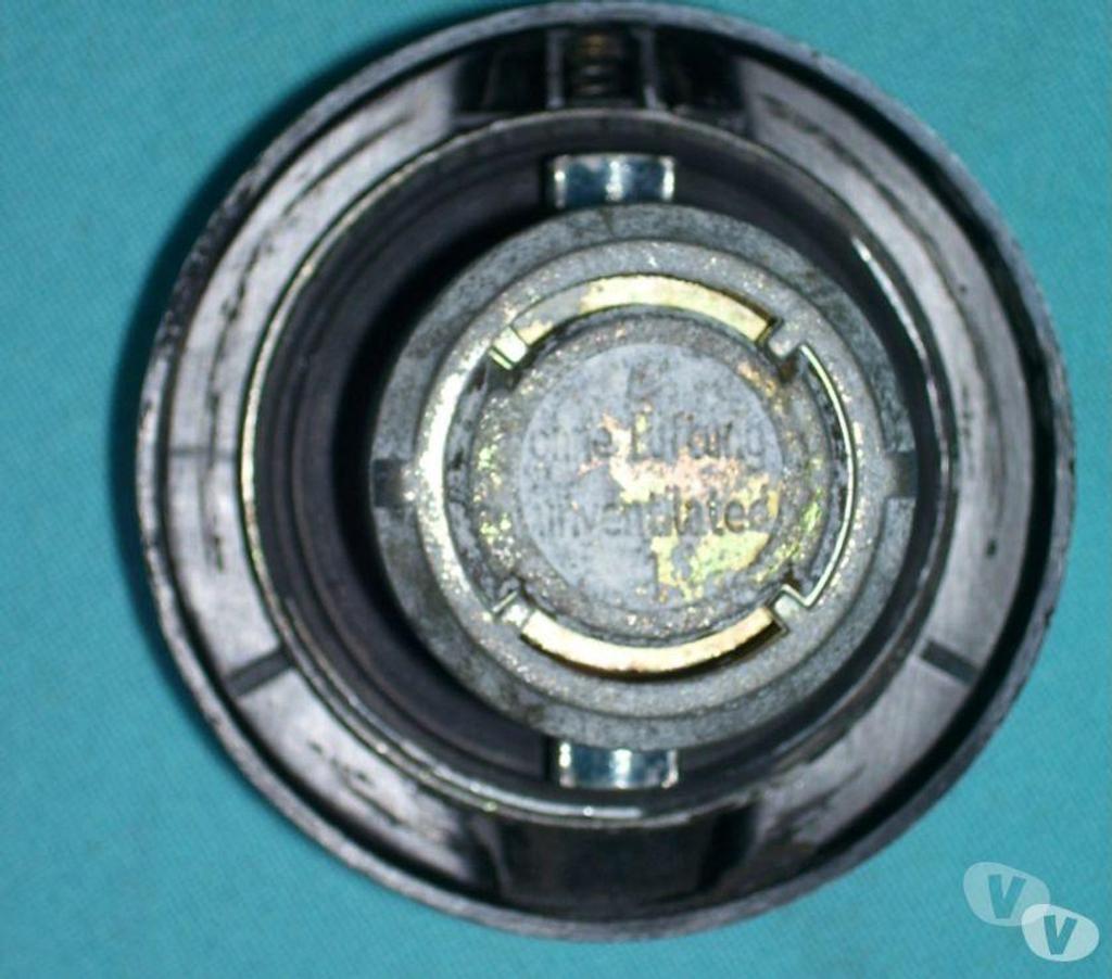 Pièces et services auto Var Pierrefeu du Var - 83390 - Photos Vivastreet Bouchon de réservoir OPEL CORSA