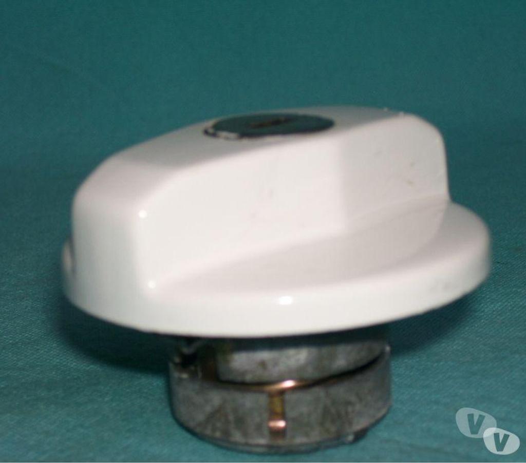 Pièces et services auto Var Pierrefeu du Var - 83390 - Photos Vivastreet Bouchon de réservoir OPEL CORSA