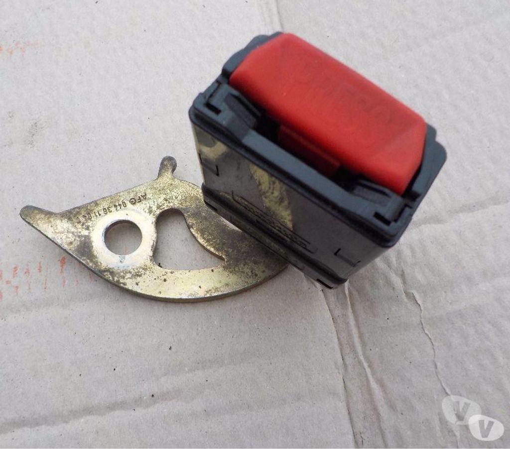 Pièces et services auto Pyrénées-Orientales Perpignan - Photos Vivastreet boucle attache ceinture arriere bmw e32730:735i 