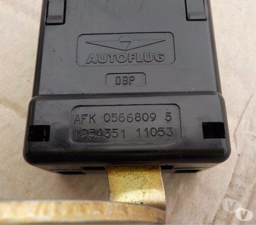 Pièces et services auto Pyrénées-Orientales Perpignan - Photos Vivastreet boucle attache ceinture arriere bmw e32730:735i 