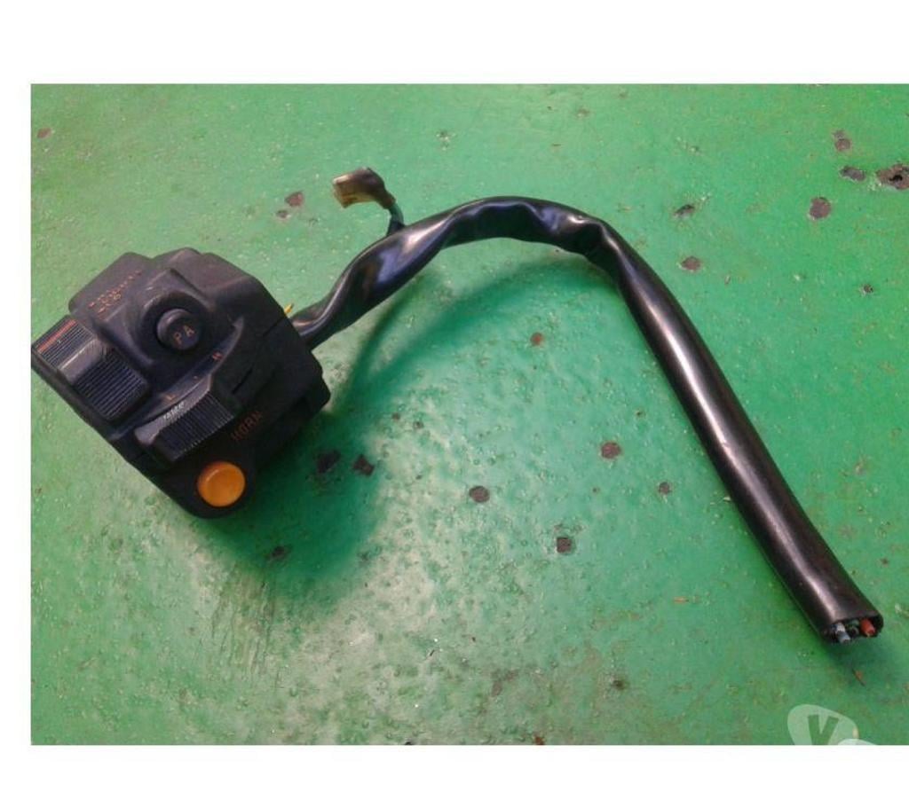 Pièces et services moto Var Cuers - 83390 - Photos Vivastreet commodo cocotte gauche Honda silverwing 650 GL