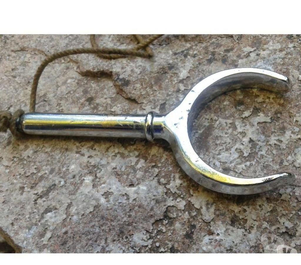 Accessoires bateau Var Toulon - Photos Vivastreet une ancienne dame de nage en bronze chromé