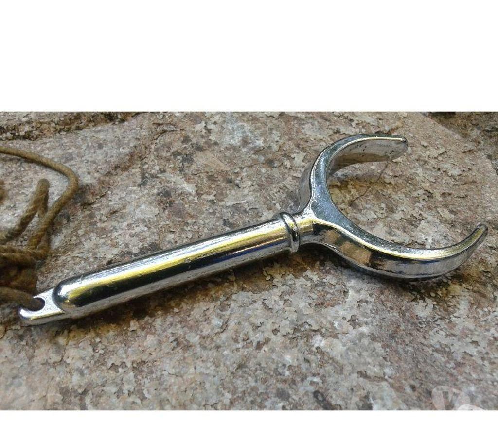 Accessoires bateau Var Toulon - Photos Vivastreet une ancienne dame de nage en bronze chromé