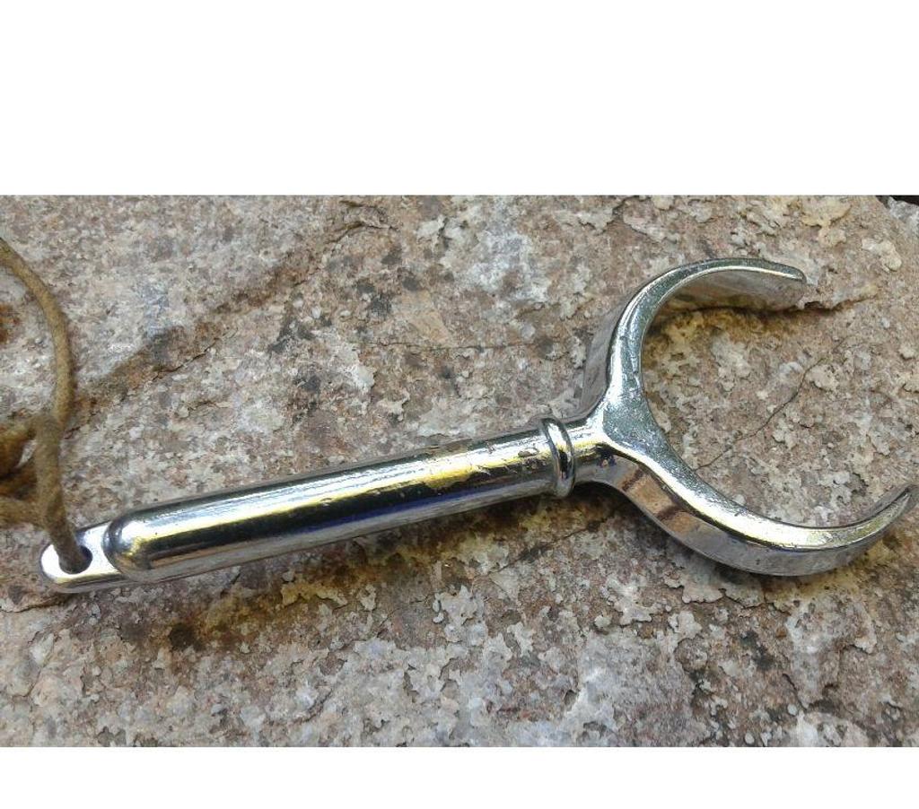Accessoires bateau Var Toulon - Photos Vivastreet une ancienne dame de nage en bronze chromé