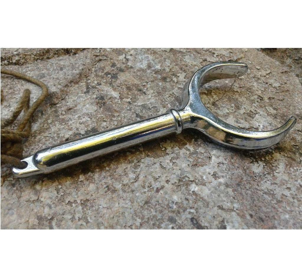 Accessoires bateau Var Toulon - Photos Vivastreet une ancienne dame de nage en bronze chromé