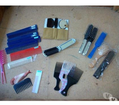 Beauté - Santé Bouxwiller Bas-Rhin - Photos Vivastreet Peignes et Brosses à Cheveux - neufs