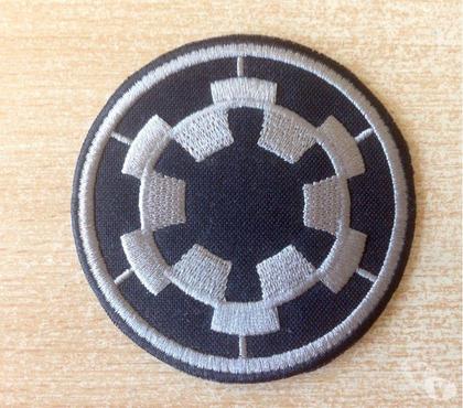 Collections Carnon Hérault - Photos Vivastreet Écusson starwars symbole étoile noire brodé gris