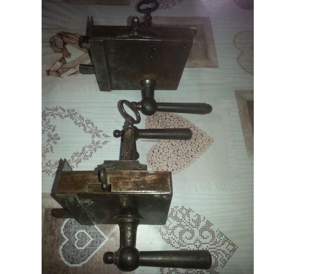 Collection Seine-et-Marne Montceaux les Provins - 77151 - Photos Vivastreet Serrure ancienne