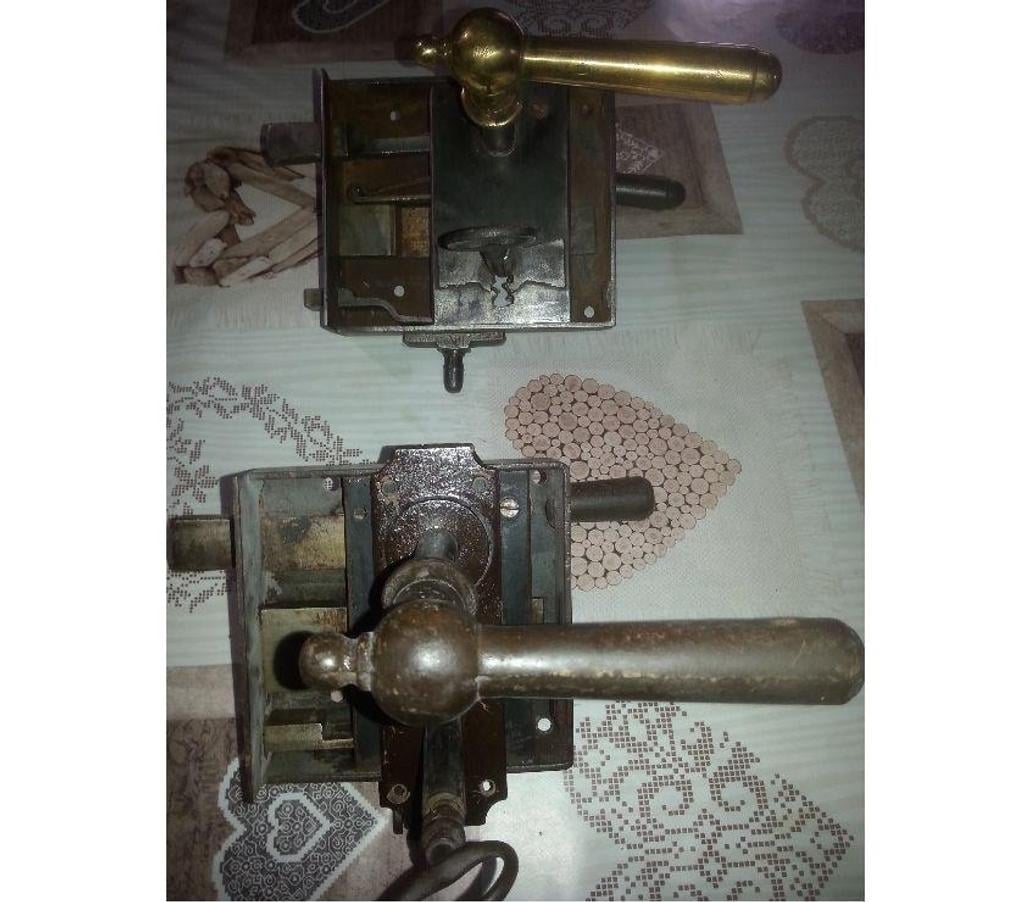 Collection Seine-et-Marne Montceaux les Provins - 77151 - Photos Vivastreet Serrure ancienne