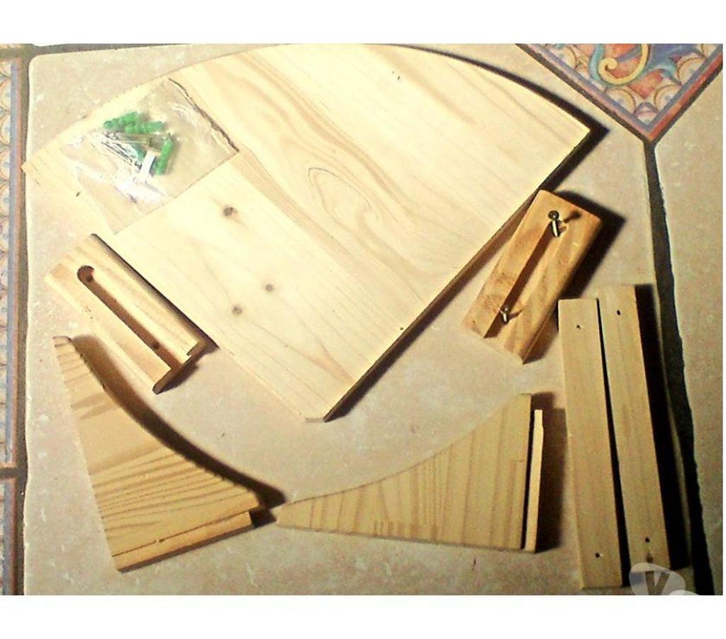 Ameublement & art de la table Var Bormes les Mimosas - 83230 - Photos Vivastreet ETAGERE d'ANGLE _ NEUVE _ en KIT avec fixations 