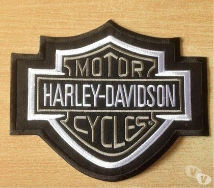 Accessoires moto d'occasion Carnon Hérault - Photos Vivastreet Écusson harley davidson bar and shield noir blanc 17,5x15 cm