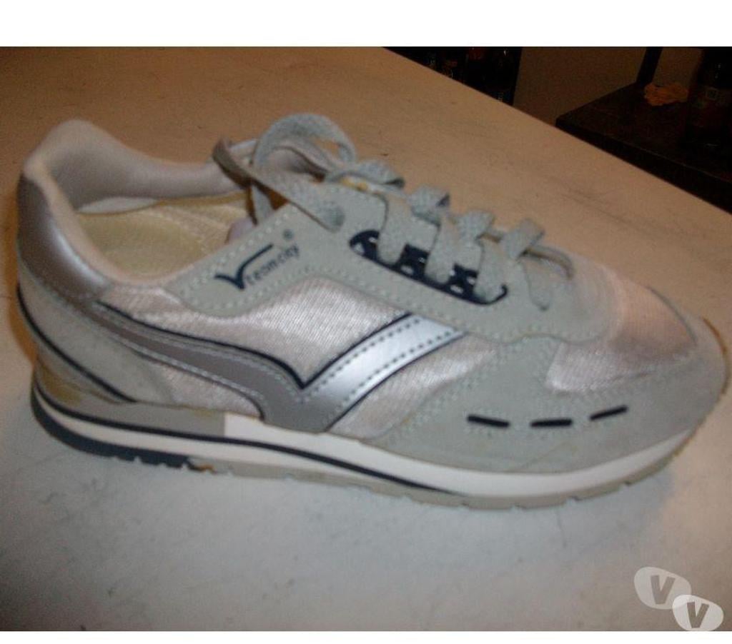 Chaussures Bas-Rhin Bouxwiller - 67330 - Photos Vivastreet Baskets GrisBleu pointure 38-neuves