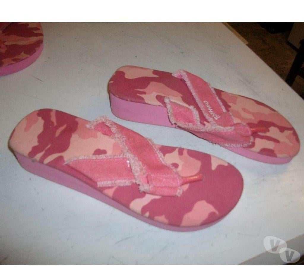 Chaussures Bas-Rhin Bouxwiller - 67330 - Photos Vivastreet Tongs chiffonées Rose pt 38-neuves- à 3 €