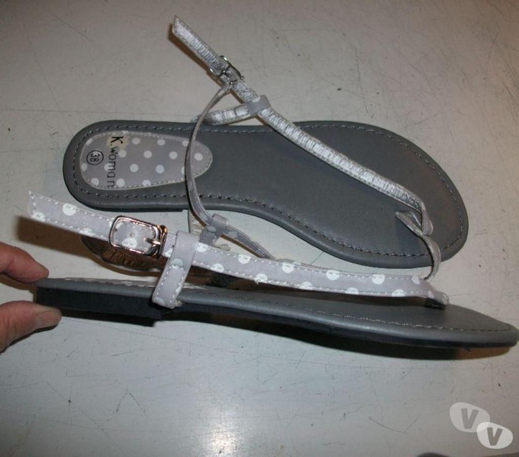 Chaussures Bas-Rhin Bouxwiller - 67330 - Photos Vivastreet Sandales-Entredoigts Gris à Pois pt 38-neuves