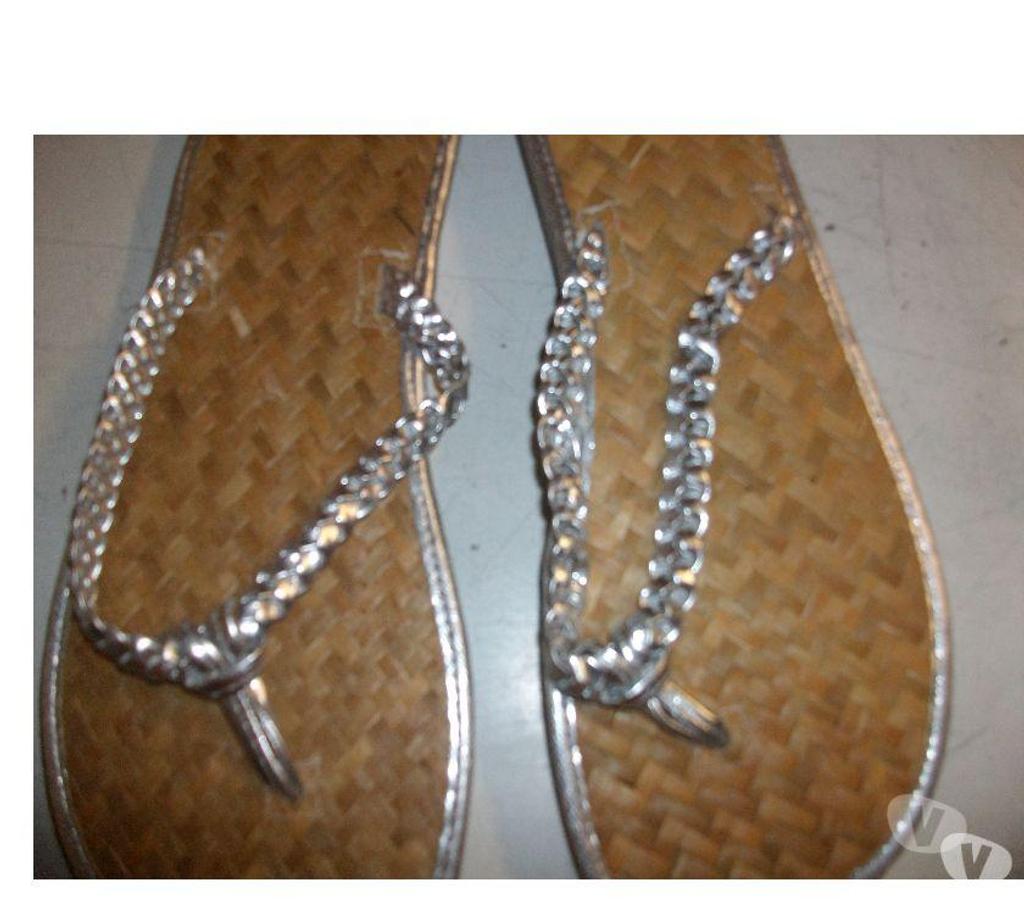 Chaussures Bas-Rhin Bouxwiller - 67330 - Photos Vivastreet Tongs Argentés semelle tressée pt38-neuf