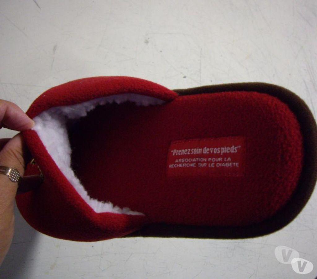 Chaussures Bas-Rhin Bouxwiller - 67330 - Photos Vivastreet Pantoufles fourrées décor Noël pt 41-neuves