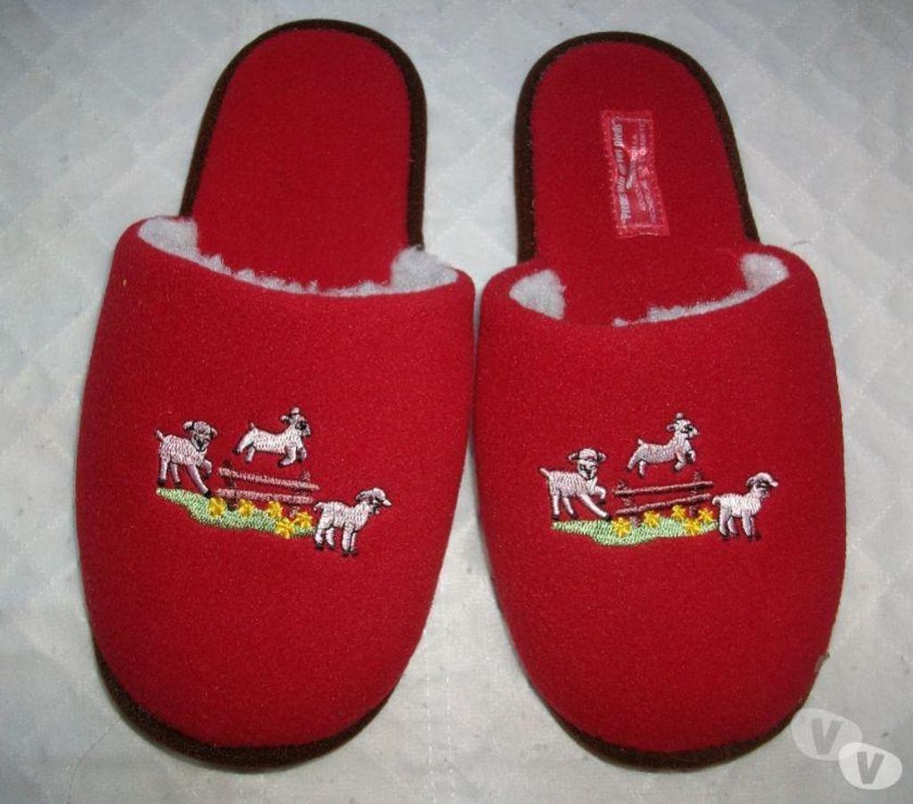 Chaussures Bas-Rhin Bouxwiller - 67330 - Photos Vivastreet Pantoufles fourrées décor Noël pt 41-neuves
