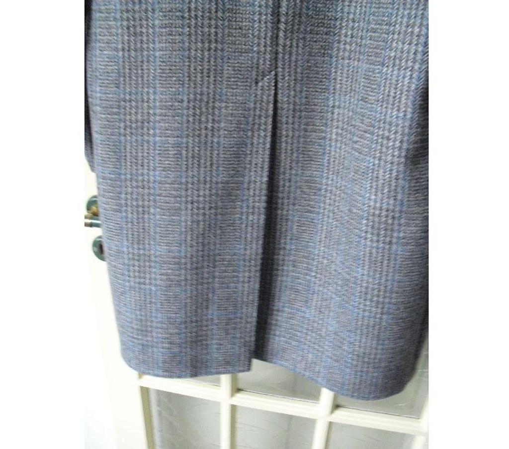 Vêtements occasion Pas-de-Calais Noyelles Godault - 62950 - Photos Vivastreet manteau homme 