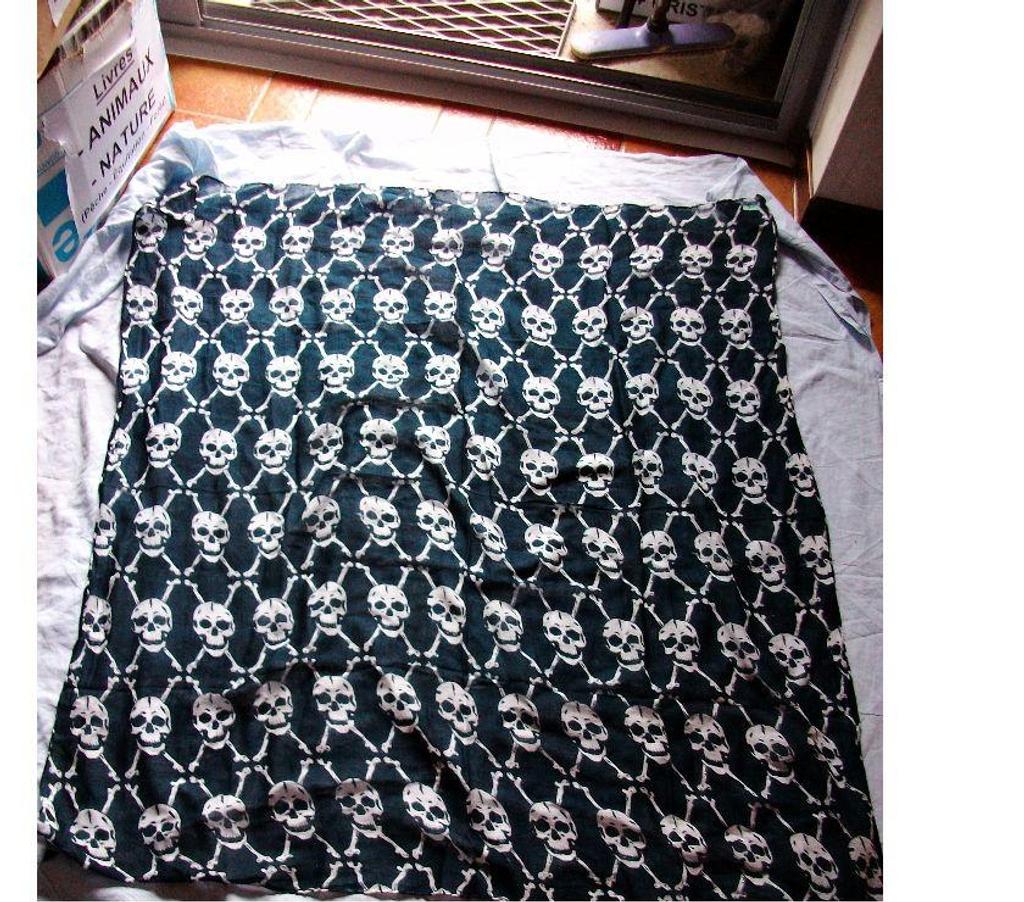 Accessoires - Bagagerie Bas-Rhin Bouxwiller - 67330 - Photos Vivastreet Foulards, Serre-Foulards, Etoles Femme