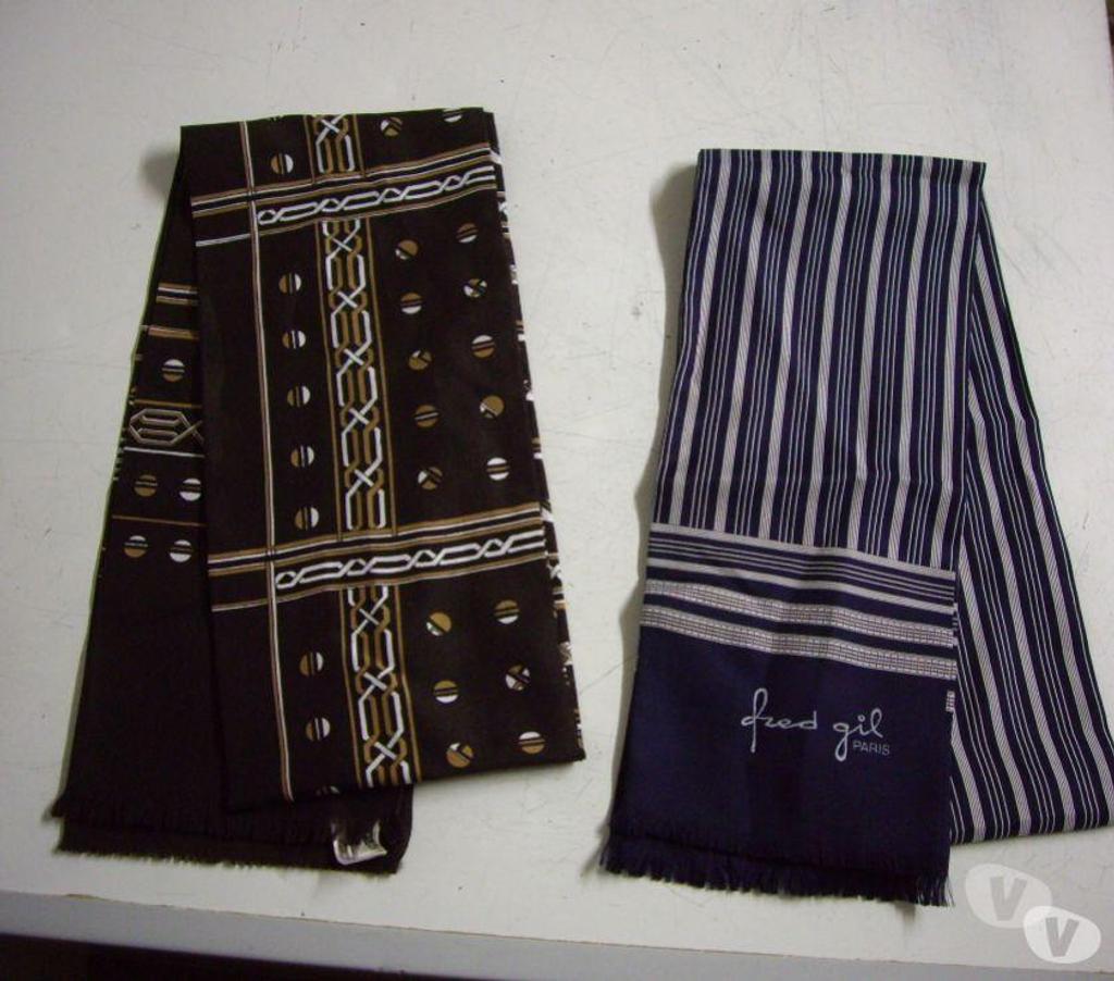 Accessoires - Bagagerie Bas-Rhin Bouxwiller - 67330 - Photos Vivastreet Tour de cou-Foulard, Echarpes et Pochettes de Poche Homme