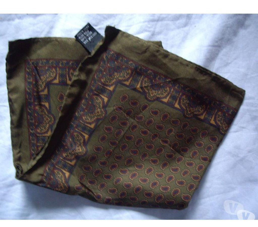 Accessoires - Bagagerie Bas-Rhin Bouxwiller - 67330 - Photos Vivastreet Tour de cou-Foulard, Echarpes et Pochettes de Poche Homme