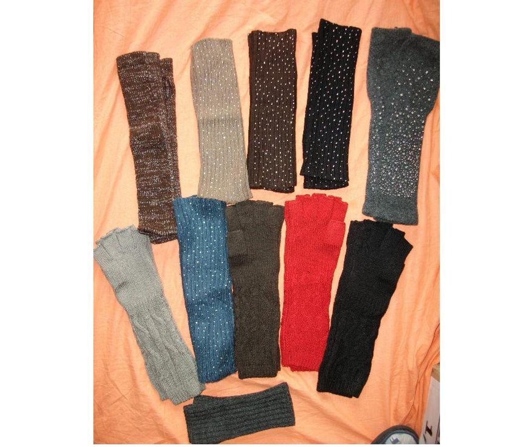 Accessoires - Bagagerie Bas-Rhin Bouxwiller - 67330 - Photos Vivastreet Mitaines - diverses paires