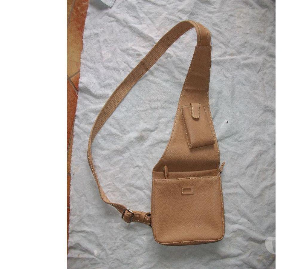 Accessoires - Bagagerie Bas-Rhin Bouxwiller - 67330 - Photos Vivastreet Sacs banane et pochettes-besaces attache-ceinture