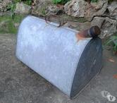ancien jerrican triangulaire , jerrycan oltimer, tacot 