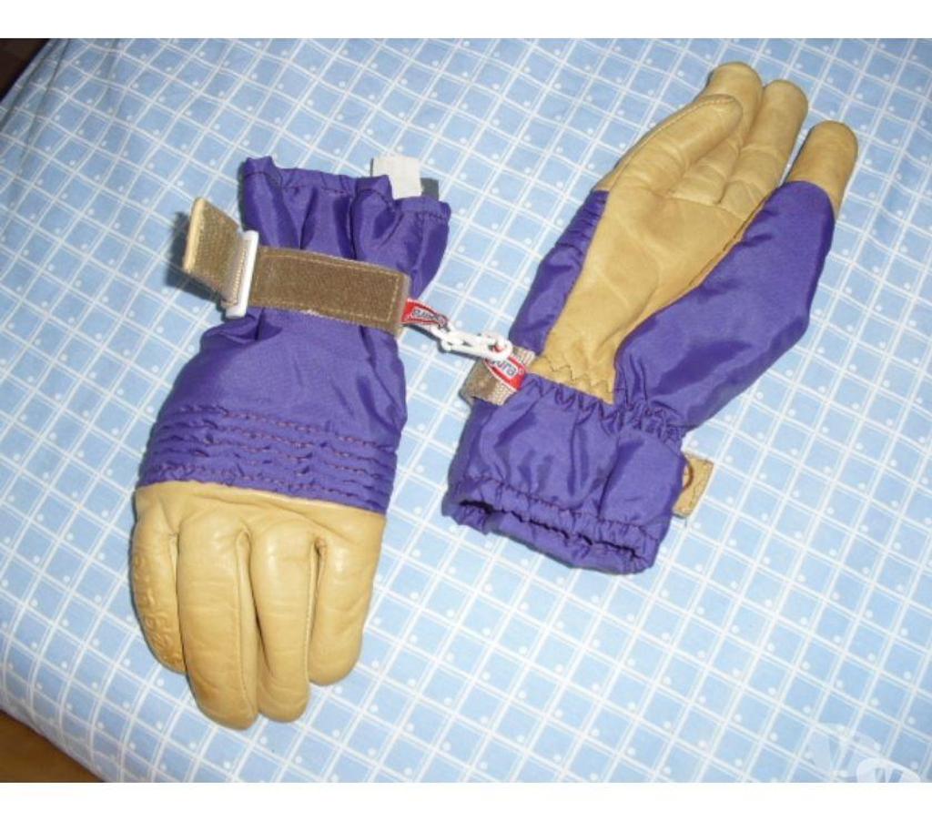 Matériel de sport Pas-de-Calais Noyelles Godault - 62950 - Photos Vivastreet 1paire de gants de ski 