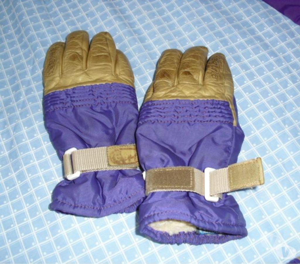 Matériel de sport Pas-de-Calais Noyelles Godault - 62950 - Photos Vivastreet 1paire de gants de ski 