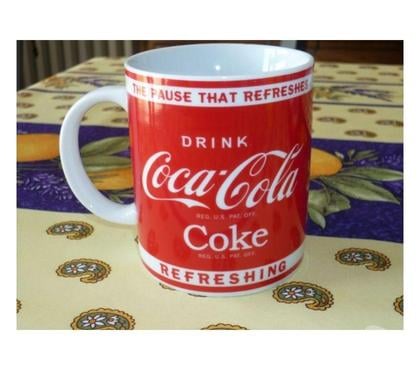Collections Feves Moselle - Photos Vivastreet Mug Coca cola café cuisine marques pub boisson table