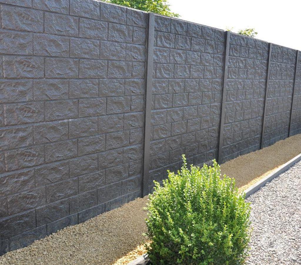  Nord Valenciennes - 59300 - Photos Vivastreet Cloture en béton de stock