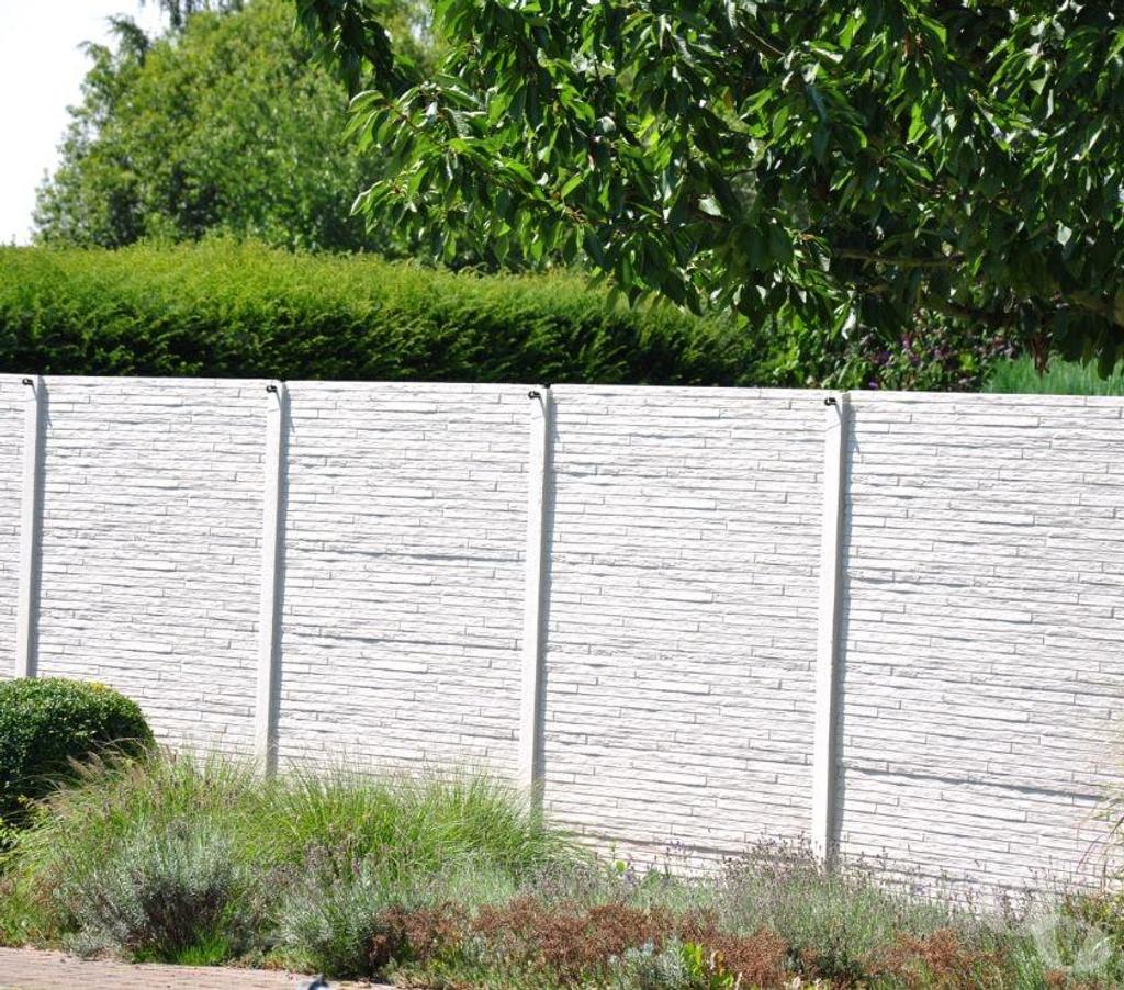  Nord Valenciennes - 59300 - Photos Vivastreet Cloture en béton de stock