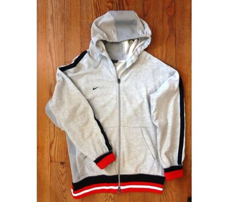 Vêtements occasion Aisne Soissons - 02200 - Photos Vivastreet VESTE SURVETEMENT NIKE – Taille M