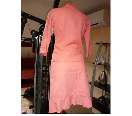 Vêtements occasion Moselle Florange - 57190 - Photos Vivastreet tailleur jupe rose