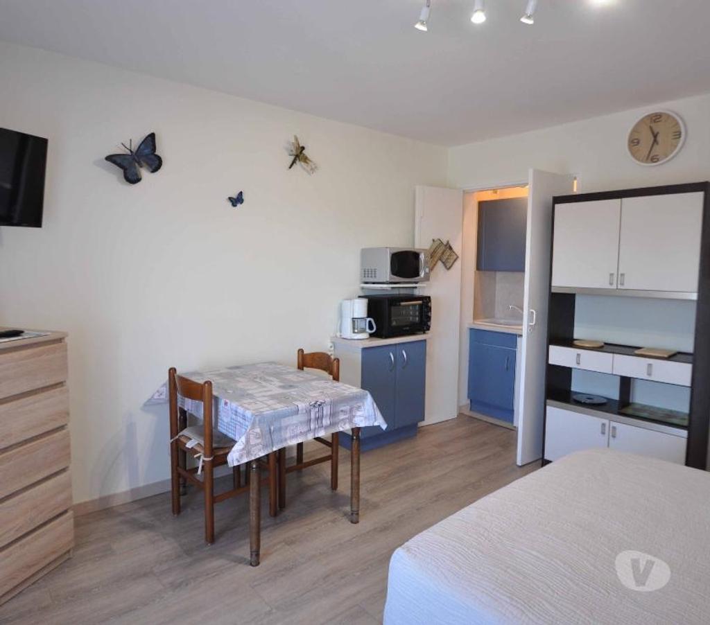 location saisonniere Alpes-de-Haute-Provence Greoux les Bains - 04800 - Photos Vivastreet Studio rénové avec balcon ensoleillé à Gréoux les Bains