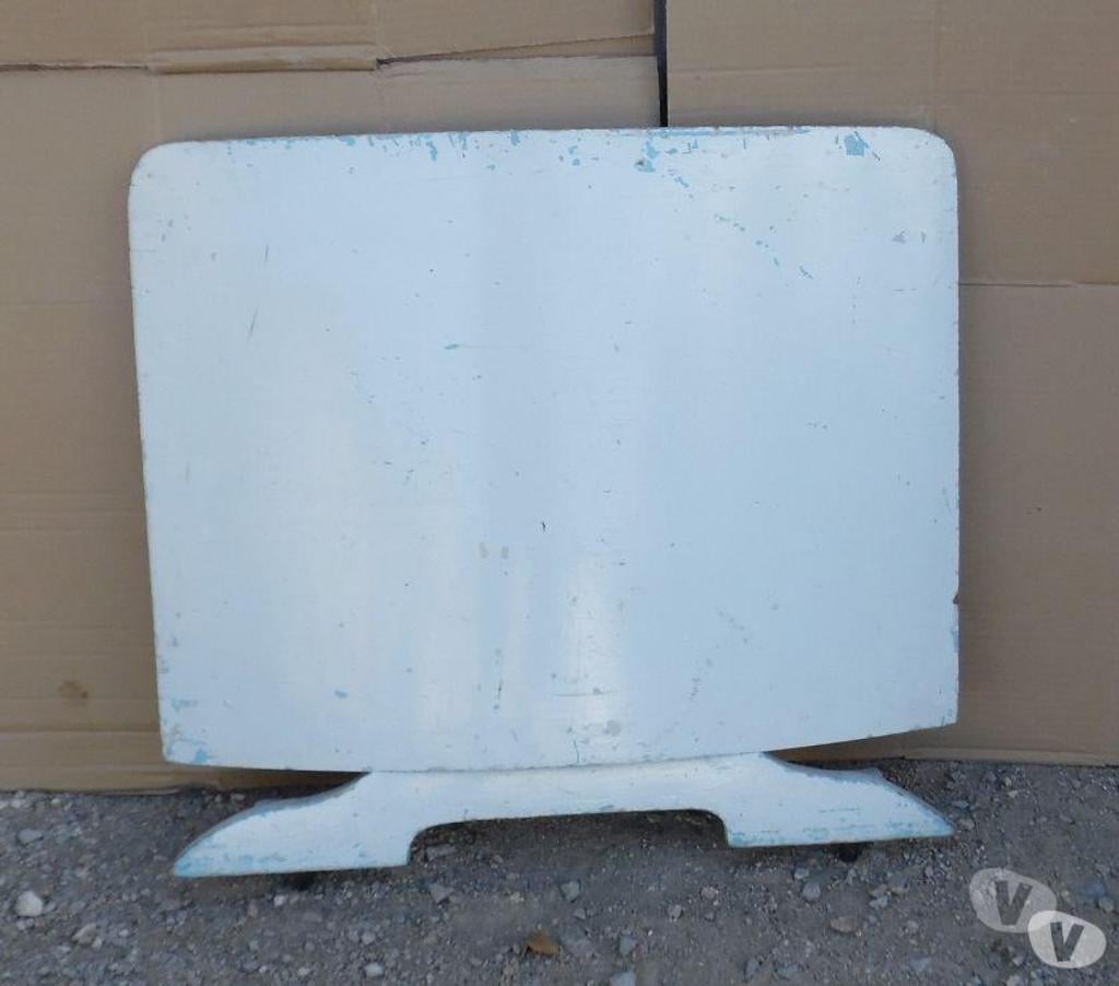 Equipements bébés Hérault Le Cres - 34920 - Photos Vivastreet Lit bébé de 1.36 X 0.65 C'est un lit acheté neuf en 1950