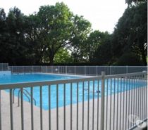 T2 MEUBLE BELLE VUE TERRASSE SUR PARC CENTENAIRE ET PISCINE